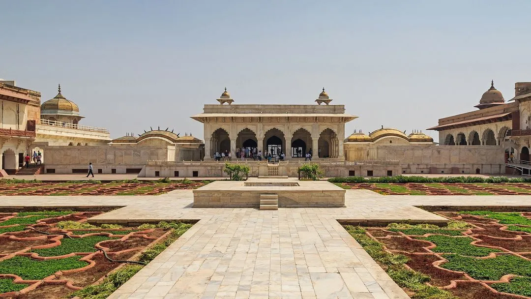 Agra, lo demás