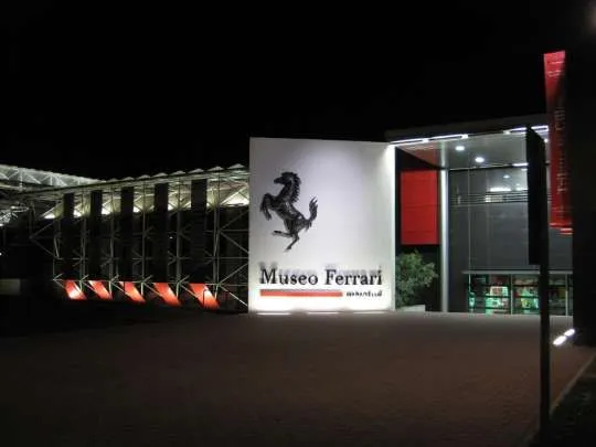 Ferrari y salto a Venecia