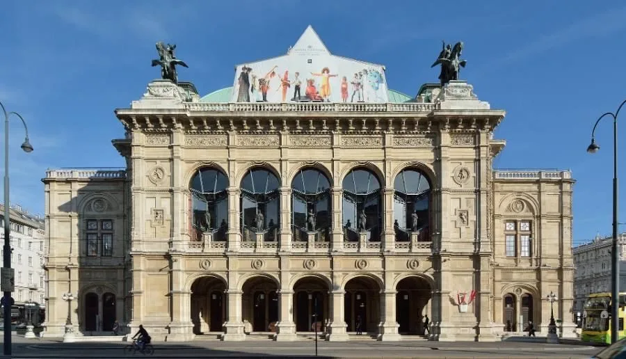 Vuelo y llegada a Viena