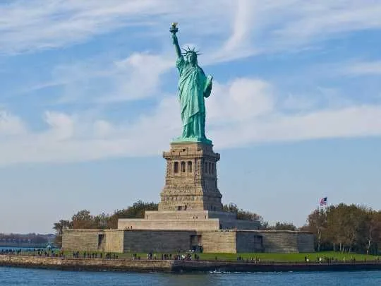 La Libertad, Ellis Island y el puente