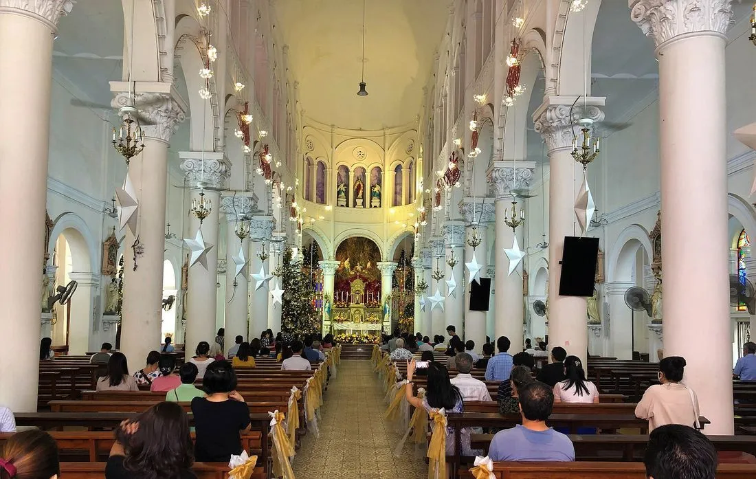Iglesia de Tan Dinh (la iglesia rosa)
